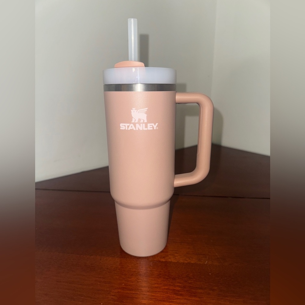 Stanley almond 30oz